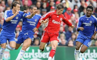 国足踢得过希腊吗？国足踢得过西班牙吗？